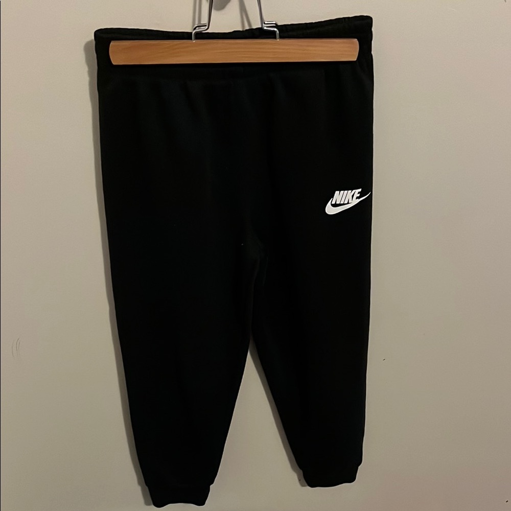 Nike Black Sweatpants with Tapered Fit